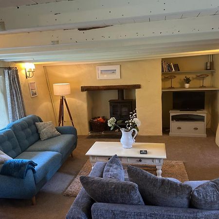 Meadowside Cottage, Characterful Grade 2 Listed Cottage Near To Wadebridge And Padstow Exteriör bild